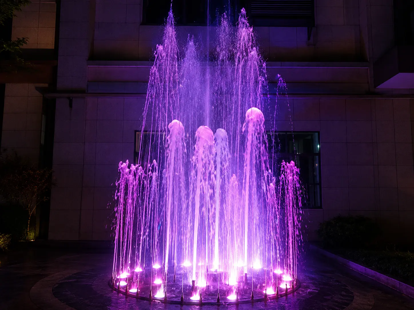 Dancing fountain water feature in Karachi – Mukhlis Fertigo