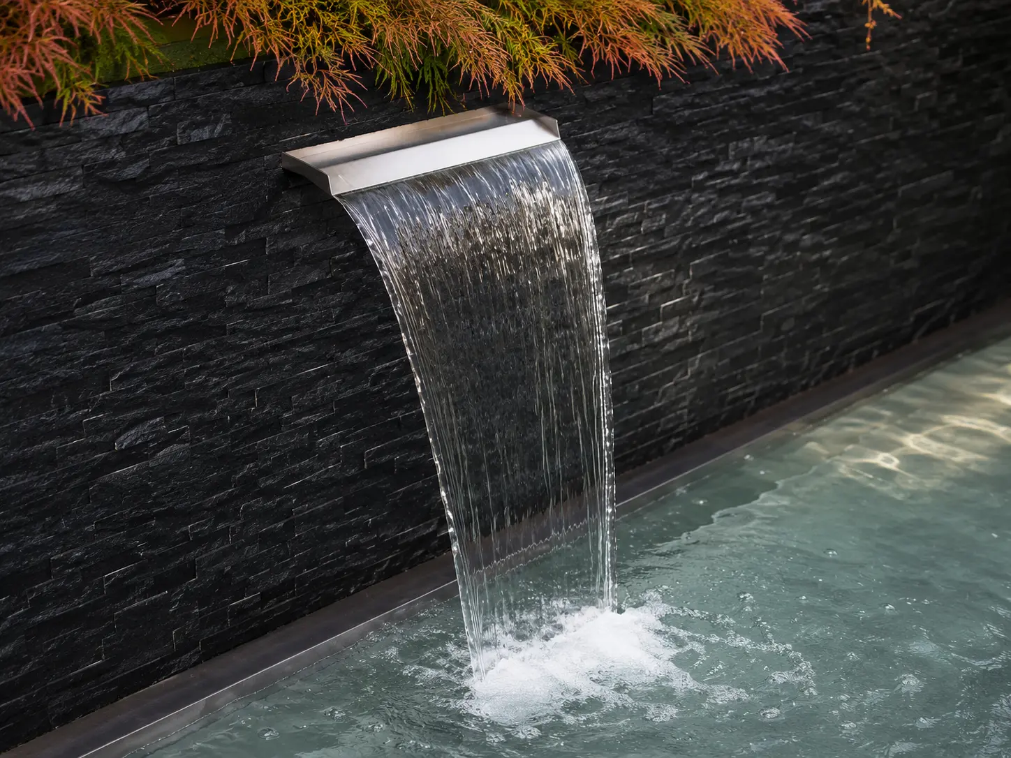 Low-maintenance waterfall feature in Karachi – Mukhlis Fertigo